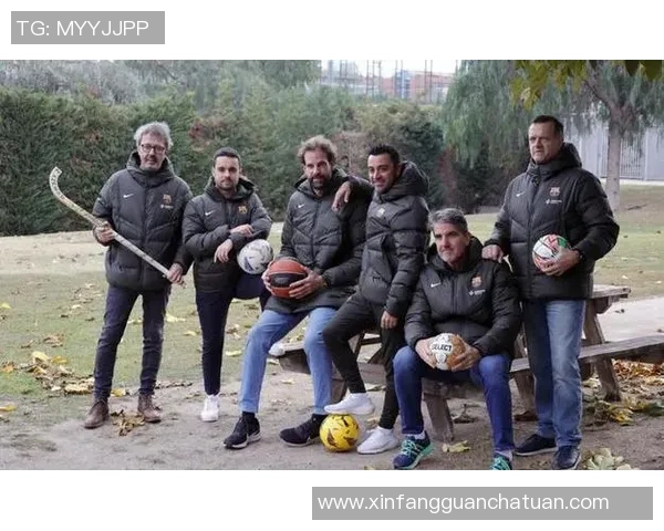 足球明星齐聚一堂搞笑瞬间集体脱裤子引发热议